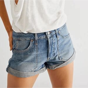 Free People Beginner's Luck Slouchy Roll Cuff Denim Shorts Women's 30 Casual NWT